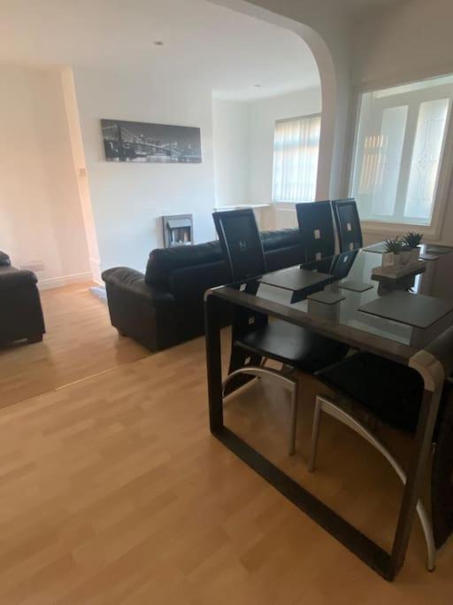 Modern Two Bed House Close To City Centre เบลฟาสต์ ภายนอก รูปภาพ